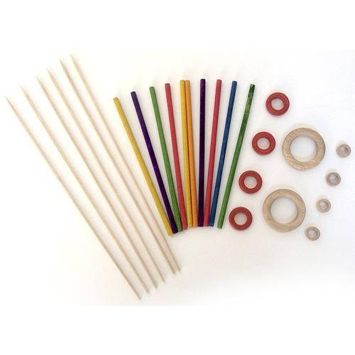 Palos_de_madera_de_colores_y_anillas_varias_Varios_tamanos